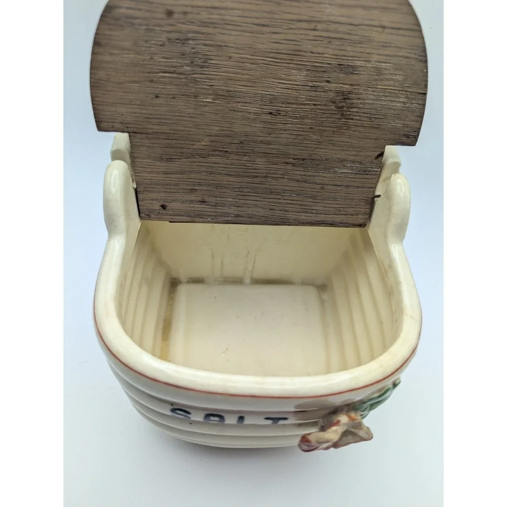 Vintage Japan Salt Cellar Box with Lid Beehive Flowers Ceramic Wall Hanging‎